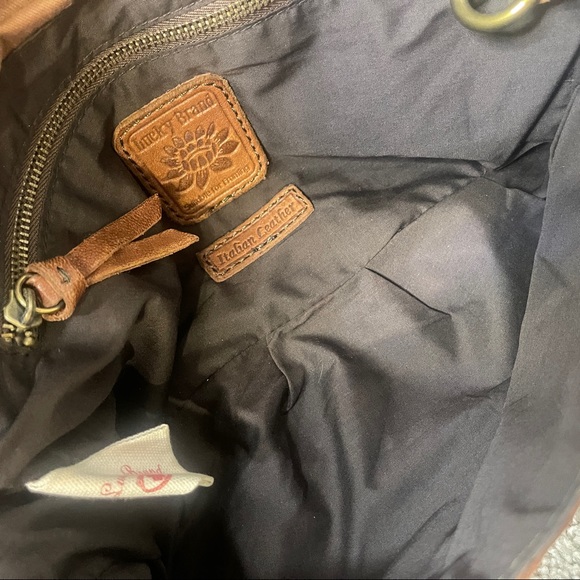 🍀 OMG 🍀 Lucky Brand Italian Leather Crossbody - Picture 11 of 12